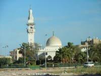 Bei der Stadtrundfahrt bieten sich auch Blicke auf die Moschee Hurghada