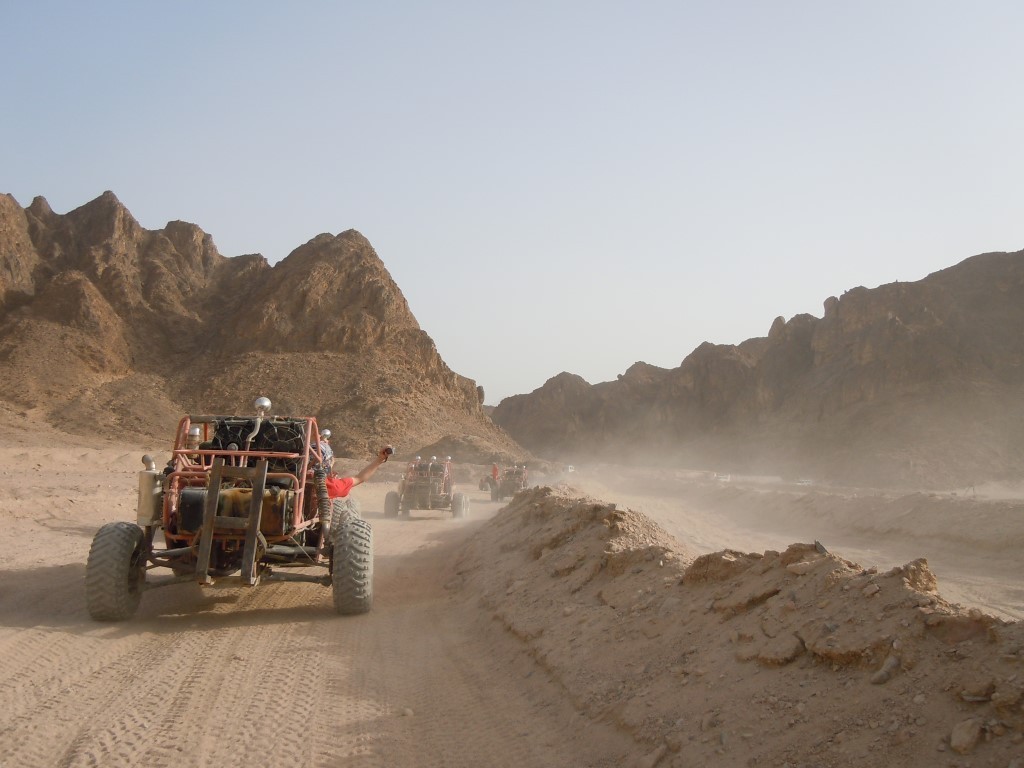 Aktivurlaub - Buggy fahren in der Wüste Hurghada